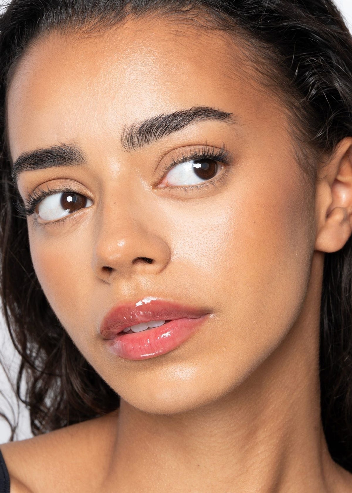 Lip Retreat - Goji Berry, on the lips
