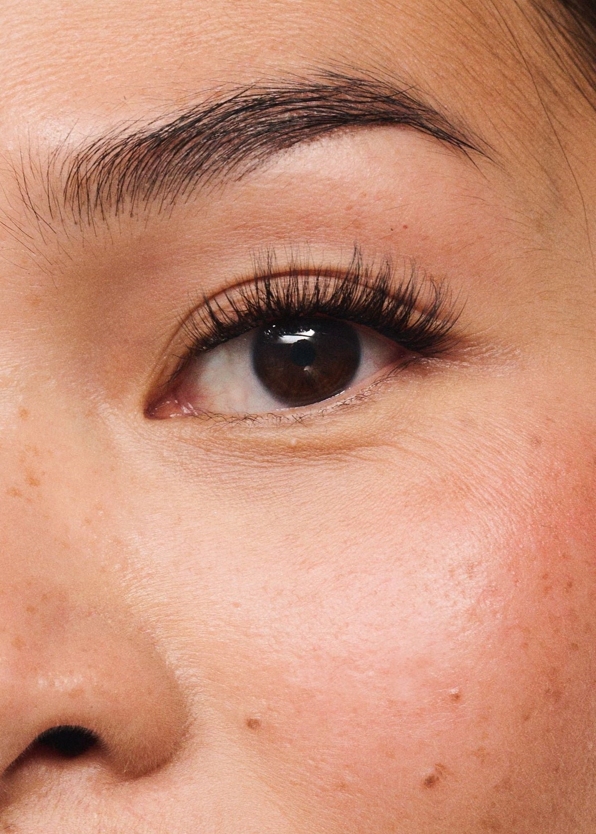 High Define Brow Gel - Clear, in use