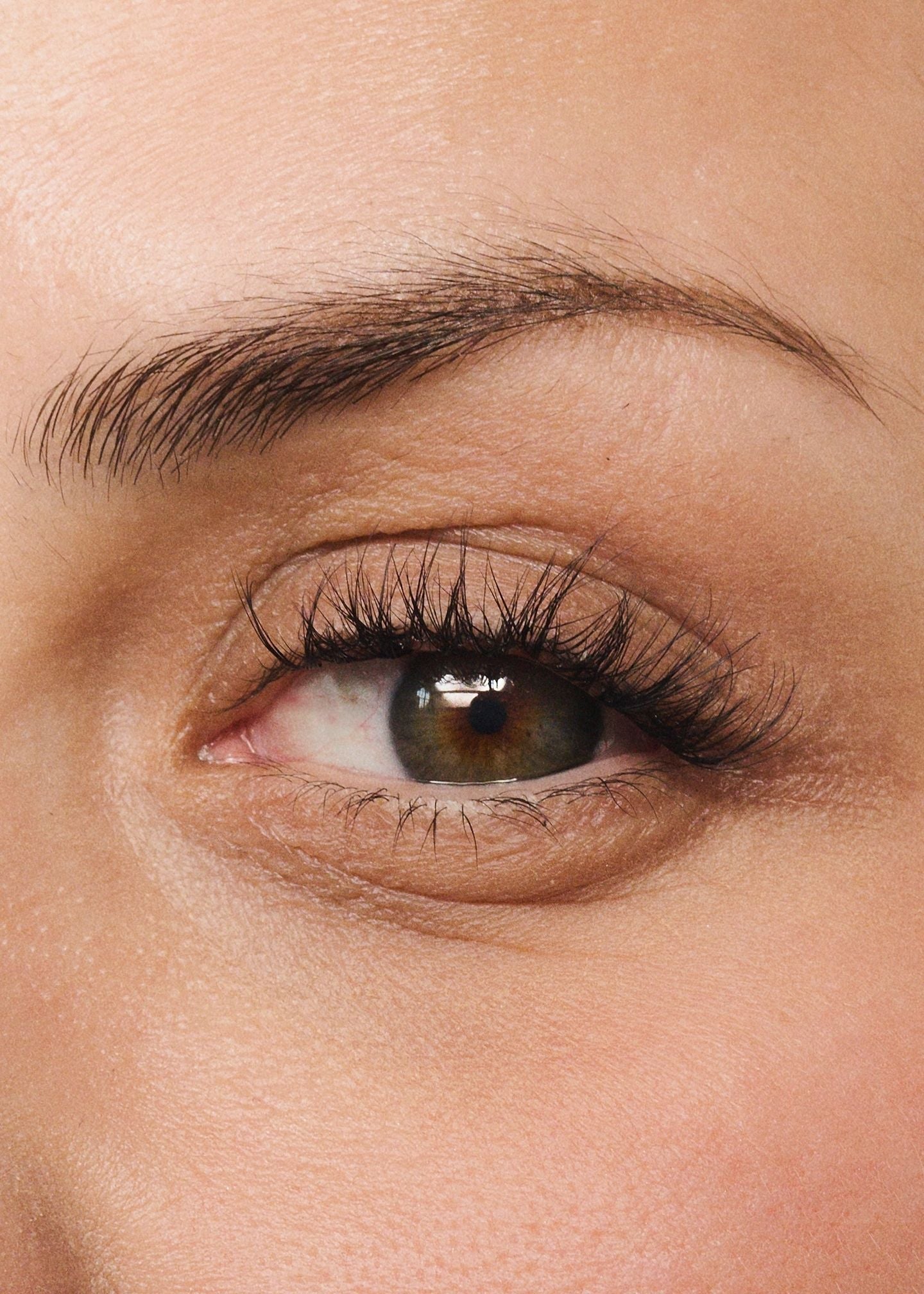 Soft Wisp, 10-12 mm, worn on the eye